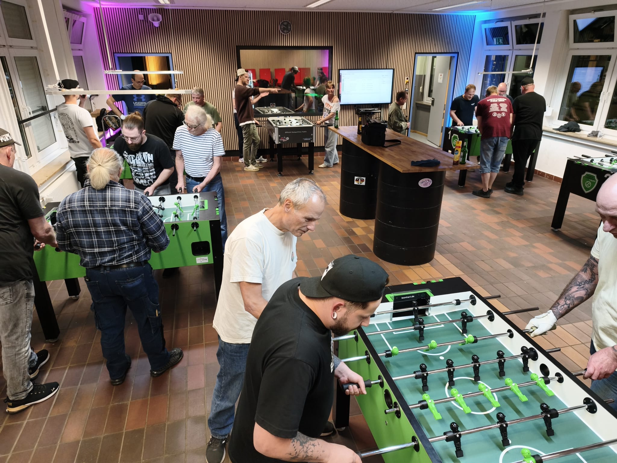 KickerEck Turnier – Spieler an mehreren Tischen